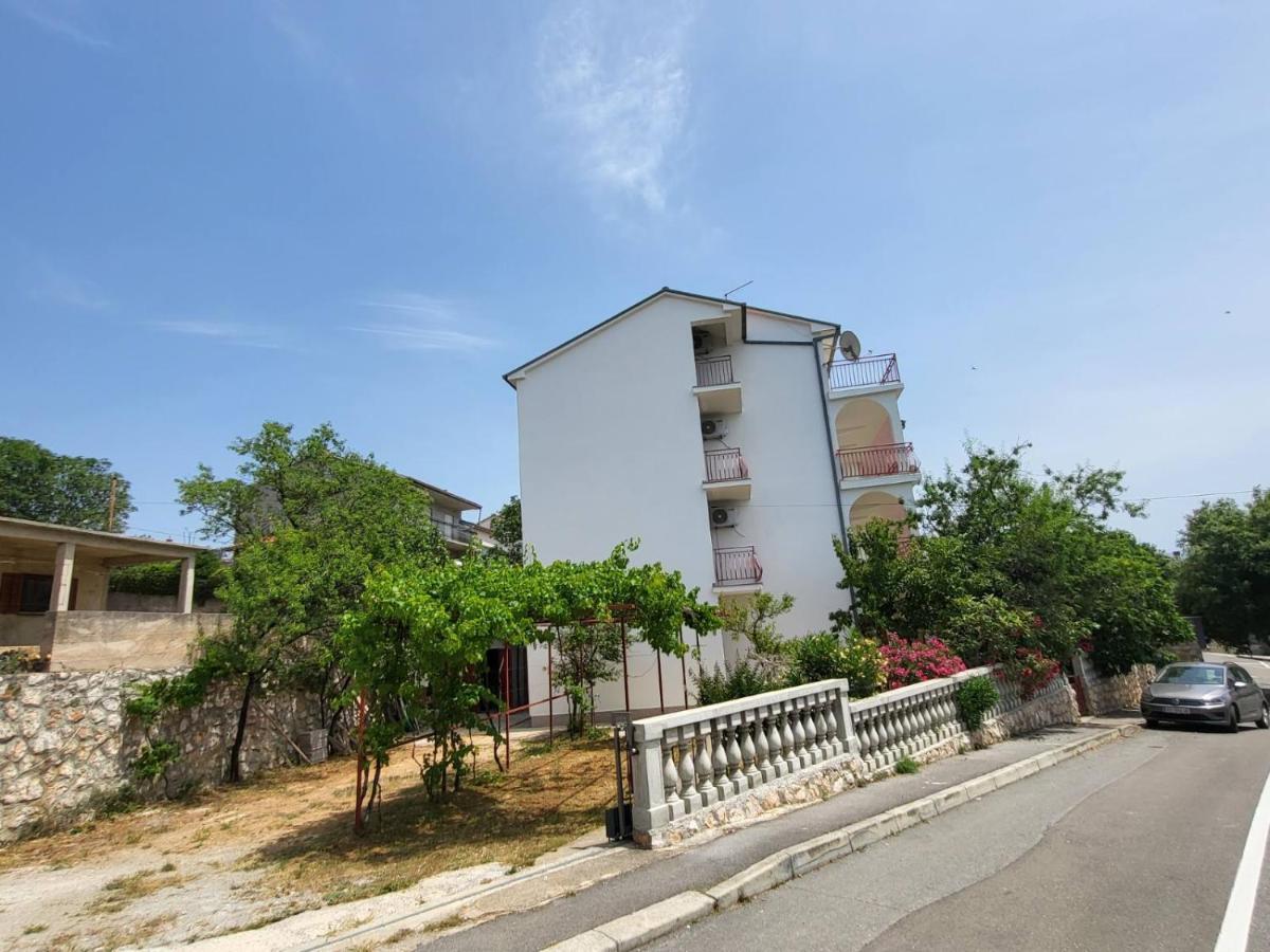 Apartments Manda Novi Vinodolski Bagian luar foto
