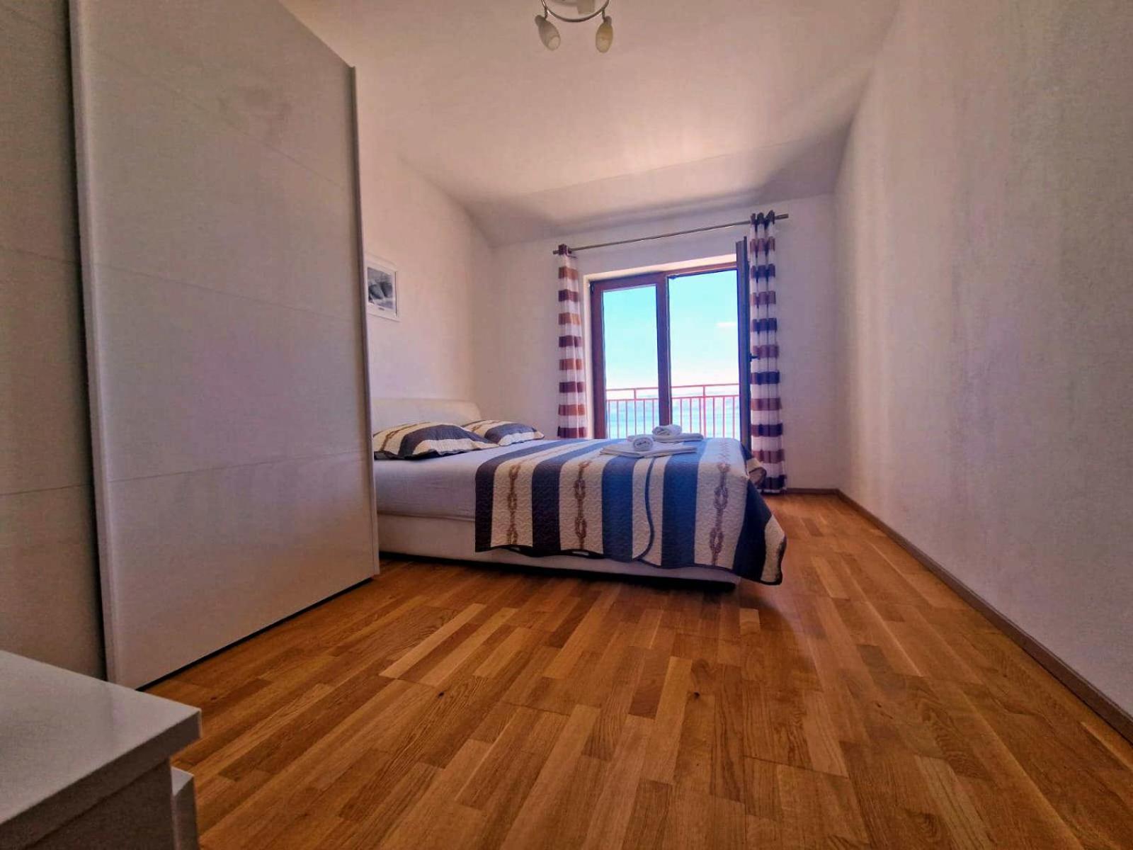 Apartments Manda Novi Vinodolski Bagian luar foto