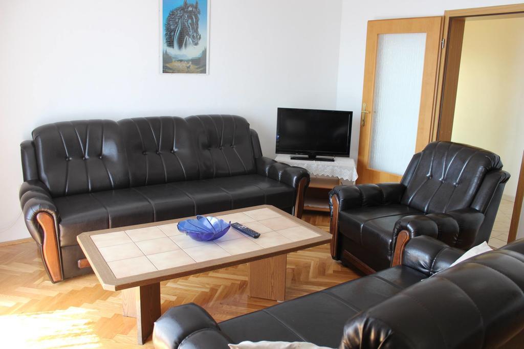 Apartments Manda Novi Vinodolski Ruang foto