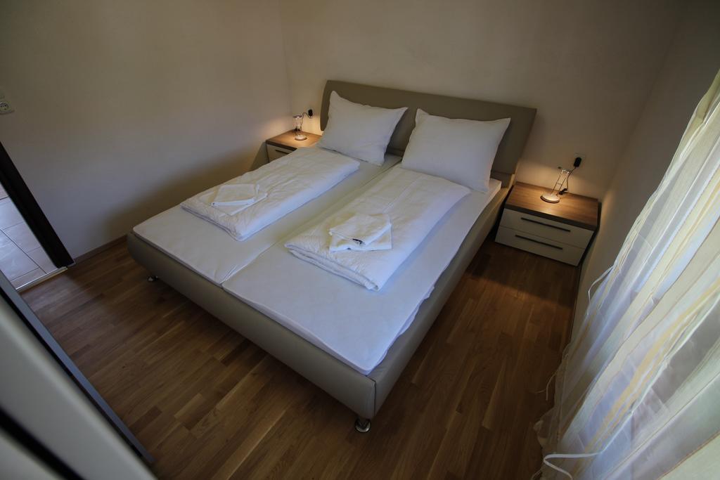 Apartments Manda Novi Vinodolski Bagian luar foto