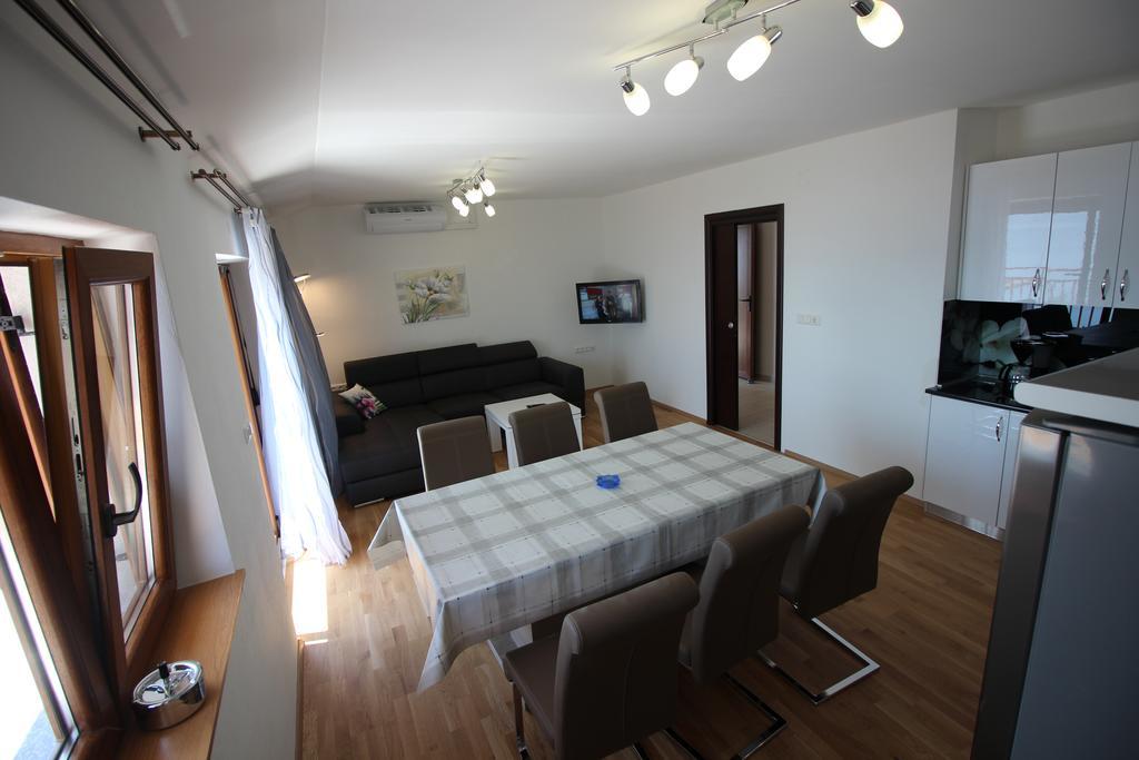 Apartments Manda Novi Vinodolski Bagian luar foto