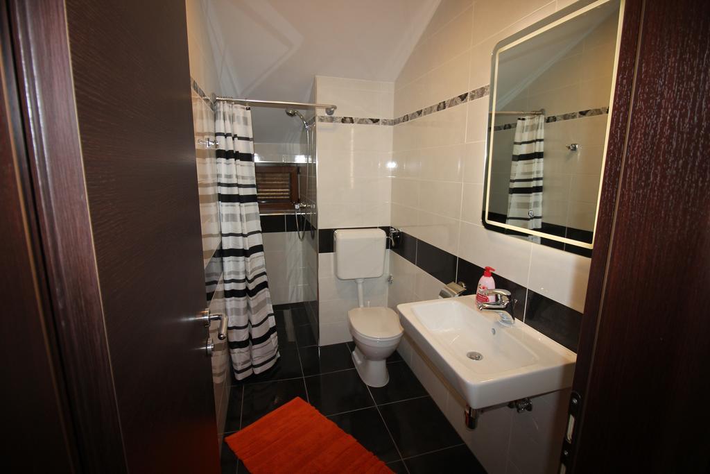 Apartments Manda Novi Vinodolski Bagian luar foto